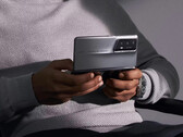 Honor si vous souhaitez la version RSR Porsche Design, vous devrez payer plus de 30 % de plus pour le Magic V2. (Source de l'image : Honor)