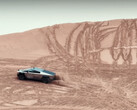 Le Tesla Cybertruck franchit sans effort les montagnes sablonneuses de la course tout-terrain KOH (image : DennisCW / Youtube)