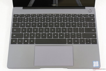 Les touches et le trackpad du MateBook 13 sont de bonne taille pour un ultraportable.
