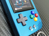 Anbernic devrait vendre le RG Nano en plusieurs couleurs. (Source de l'image : NITTRX)