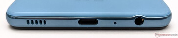En bas : haut-parleur, USB-C 2.0, microphone, port audio 3,5 mm