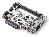 Le ZimaBlade est disponible en version double cœur et quadruple cœur. (Source de l'image : IceWhale Technology)