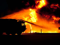 De l'essence à l'hydrogène en passant par les batteries des voitures électriques, il existe toujours un certain risque d'incendie. (Source de l'image : pixabay)