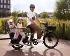 Le vélo cargo électrique BTWIN Longtail R500E de Decathlon est disponible dans de nouvelles couleurs pour 2023.  (Source de l'image : Decathlon)