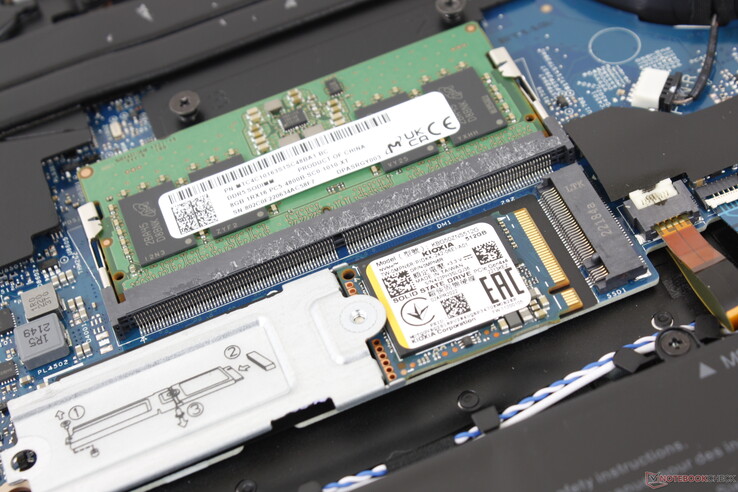 Tous les SKUs ne peuvent prendre en charge qu'un SSD M.2 jusqu'à 80 mm, alors que l'ancien 7610 peut prendre en charge jusqu'à deux SSD
