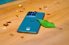 Le Motorola Edge 70 a un design très élégant, mais sa proposition de valeur n'est pas bonne