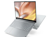 Le Yoga Slim 7 Pro est proposé dans les coloris Cloud Grey et Storm Grey, ainsi que dans les finitions d'écran en verre et mylar. (Image source : Lenovo)