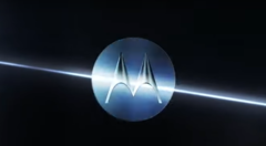 Motorola présente son nouveau produit phare. (Source : Motorola)