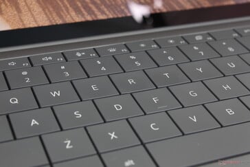Le clavier sans lattes distingue les modèles prosommateurs de Dell des options moins chères