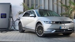 L'élégante Hyundai Ioniq 5 pourrait voir son prix baisser dans les années à venir, grâce au développement de batteries en interne. (Source : Hyundai)