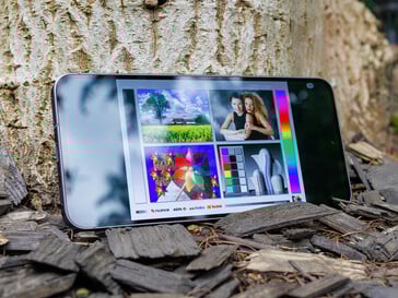 Le Samsung Galaxy A56 à l'extérieur