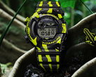 La Casio Frogman GW-8200TPF-1JR "Poison Dart" (photo) sur fond de forêt. (Source de l'image : Casio Japan)