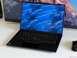 Critique du Lenovo ThinkPad P14s G5. Appareil de test fourni par :