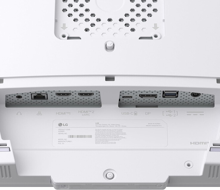 Le LG UltraGear 32G810SA est doté de nombreux ports sur sa face inférieure. (Source de l'image : LG)
