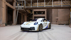 La 911 GT3 de Porsche passe de 0 à 100 km/h en 3,4 secondes, avec une vitesse de pointe de 311 km/h et une puissance de 503 chevaux.