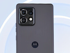 Il semble que Motorola s&#039;oriente vers un nouveau langage de conception pour ses futurs smartphones. (Image source : TENAA)