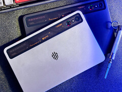La nouvelle tablette de jeu RedMagic ne sera pas lancée en même temps que la série 11S Pro. Photo : une photo promotionnelle montrant les deux couleurs de la RedMagic Nova.