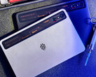 La nouvelle tablette de jeu RedMagic ne sera pas lancée en même temps que la série 11S Pro. Photo : une photo promotionnelle montrant les deux couleurs de la RedMagic Nova.