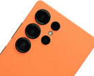 Samsung pourrait également ne pas proposer le Galaxy S26 Ultra en noir. Photo : S25 Ultra dans le skin Cosmic Orange de Dbrand. (Source de l'image : Dbrand)