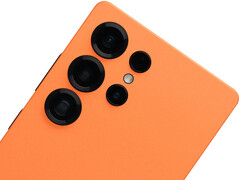 Samsung pourrait également ne pas proposer le Galaxy S26 Ultra en noir. Photo : S25 Ultra dans le skin Cosmic Orange de Dbrand. (Source de l'image : Dbrand)