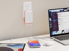 Le Twelve South PlugBug avec Find My est également disponible en version Travel Edition. (Source de l'image : Twelve South)
