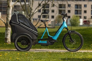 Le Cube Trike Family Hybrid et Cargo se caractérise par un empattement réduit par rapport à d'autres vélos cargo électriques. (Source de l'image : Cube)