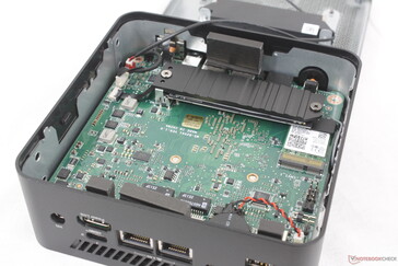 Seuls le SSD M.2 2280 et le module WLAN sont amovibles