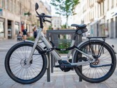 Le Moustache Lundi 27 ES est un vélo électrique de tous les jours sans fourche à suspension.