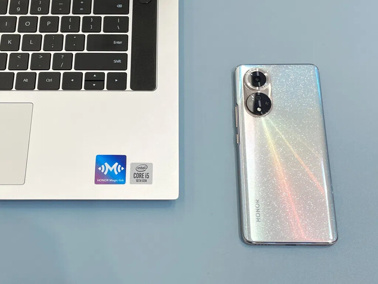 De nouveaux rendus montrent le design complet des Honor 50 et 50 Pro. (Source : Weibo)