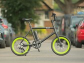 Le Mini bike de Boost (photo) peut être électrique ou à pédales. (Source : Boost)