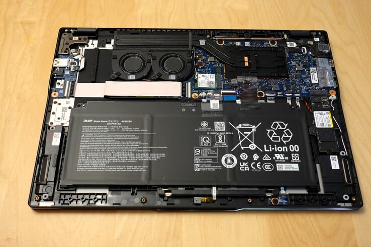 Acer Swift 16 AI Maintenance