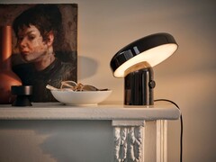 La lampe enceinte Bluetooth Blomprakt d'IKEA (photo) est désormais disponible dans le monde entier. (Source : IKEA)