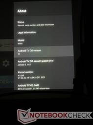 Le Mogo 2 Pro fonctionne sur Android 11 et a reçu quelques mises à jour au cours de la période de test. (Sur cette photo, ce projecteur fonctionne avec la version prête à l'emploi de Android TV 11)