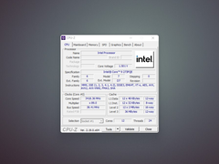 Le CPU Intel Bartlett Lake Core 9 273PQE est photographié en train d'exécuter CPU-Z sur une carte mère ASUS Z790