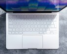 La production du MacBook Neo d'Apple pourrait être réduite malgré une forte demande.