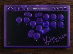 8BitDo Arcade Controller Transparent Purple Edition prend en charge le nettoyage SOCD et le verrouillage des tournois.