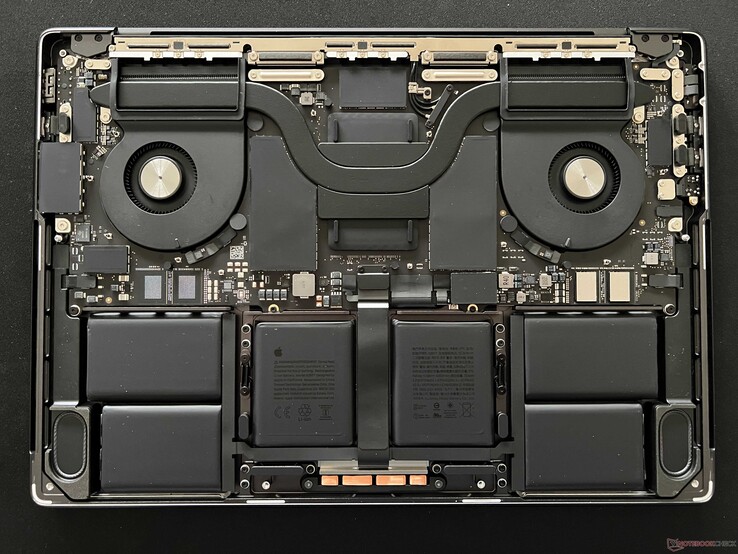 Disposition interne MacBook Pro 14 M3 Max