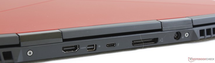 A l'arrière : HDMI 2.0, mini DisplayPort 1.3, Thunderbolt 3, port Alienware Graphics Amplifier, entrée secteur.
