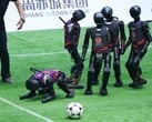 Le premier tournoi de football autonome entre robots humanoïdes marque une étape importante dans l'évolution de l'interaction en temps réel alimentée par l'IA dans le domaine de la robotique. (Source de l'image : ecns)