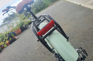 Feu arrière sur le vélo électrique Touroll B2