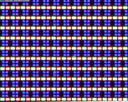 Sous-pixel OLED clair