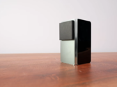 Une unité OnePlus Open en avant-première. (Source : Unbox Therapy)