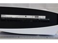 La PS5 avec lecteur de disque semble particulièrement trapue quand on la regarde de la base. (Source de l'image : NCC via MySmartPrice)