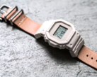 La toute première collaboration Casio x Hender Scheme de 2017 - la DW-5600HS-4JF (photo). (Source de l'image : Designboom)
