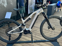 Le vélo électrique 2024 Decathlon Rockrider E-FEEL 700S est le modèle le moins cher de la nouvelle gamme. (Source de l'image : Rockrider)