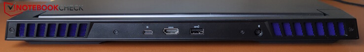 Arrière : USB-C 3.2 Gen 2 (10 GBit/s, DP), HDMI 2.1, USB-A (5 GBit/s), alimentation électrique