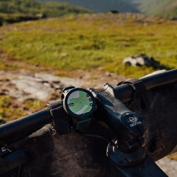 Grâce aux cartes hors ligne, la navigation sans smartphone est possible. (Source de l'image : Suunto)