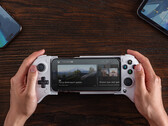 Le nouveau Ultimate Mobile Gaming Controller devrait être expédié d'ici la fin de la semaine aux États-Unis. (Source de l'image : 8BitDo)