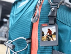 PhotoTag est un traceur doté d'un écran à encre électronique (Source de l'image : PhotoTag)