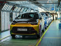 La nouvelle Aygo X Hybrid est la seule voiture entièrement hybride du segment A. Elle est désormais produite à Kolin (République tchèque). (Source de l&#039;image : Toyota)